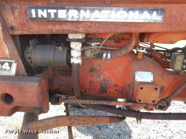 image for item DH5382 International 404  tractor