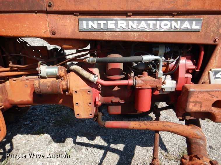 image for item DH5382 International 404  tractor