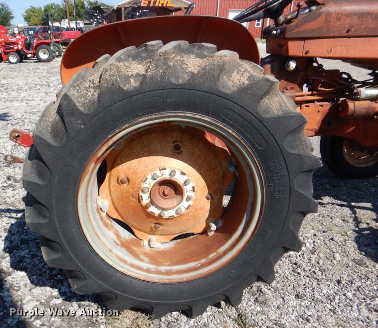 image for item DH5382 International 404  tractor