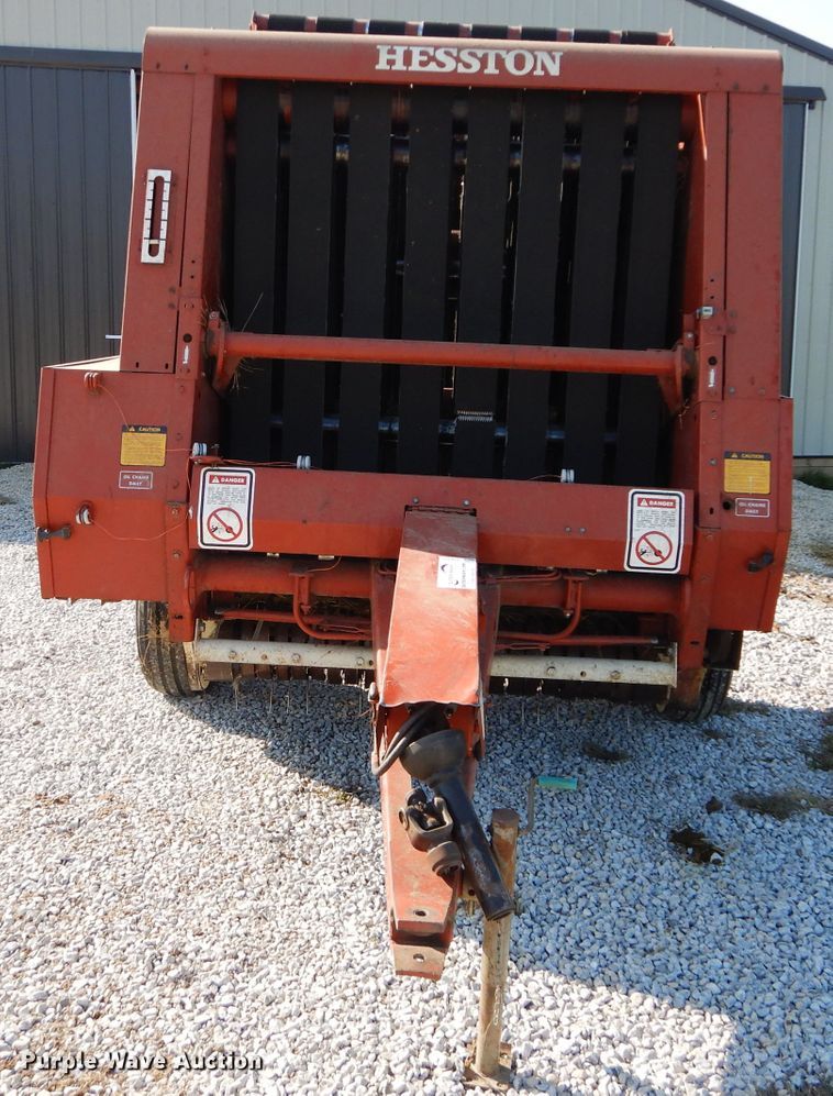 image for item DI8316 1982 Hesston 5580  round baler