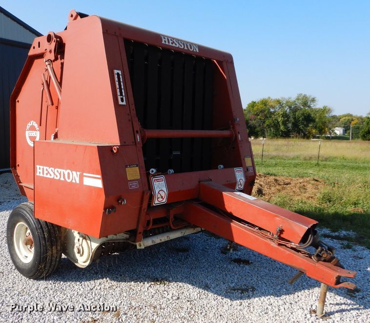 image for item DI8316 1982 Hesston 5580  round baler