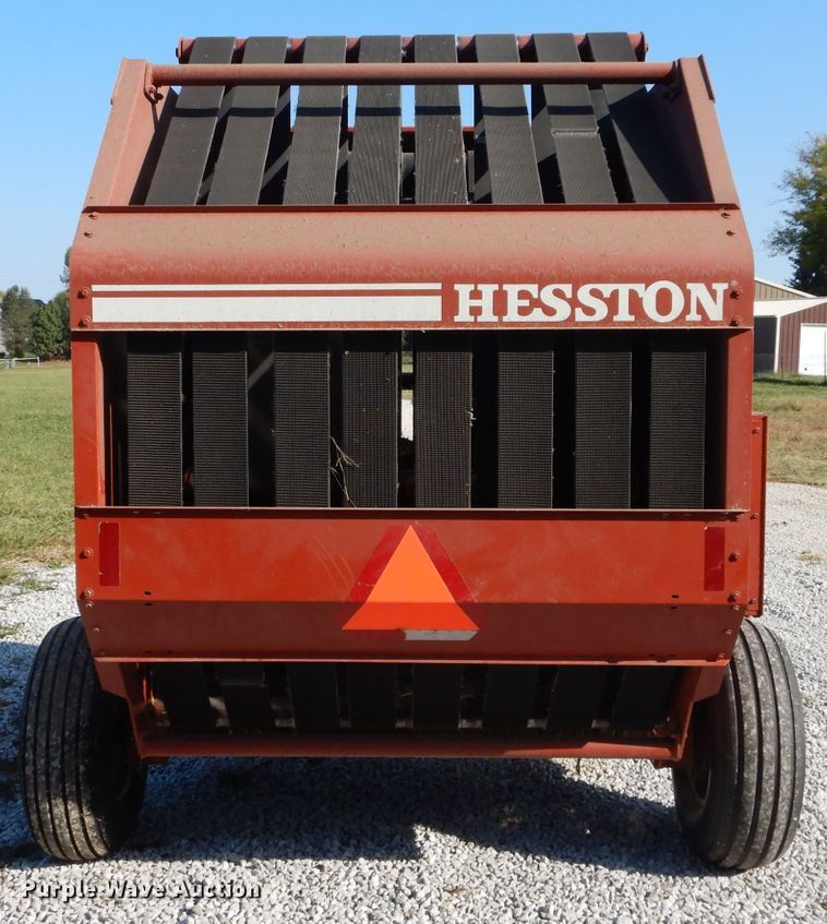 image for item DI8316 1982 Hesston 5580  round baler