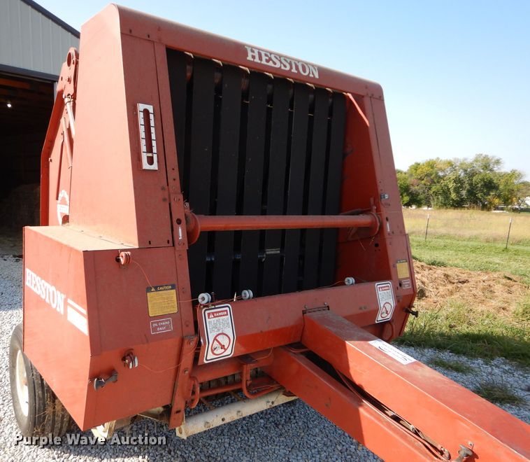 image for item DI8316 1982 Hesston 5580  round baler