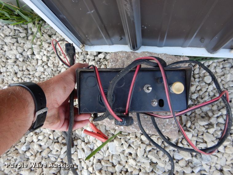 image for item DI8316 1982 Hesston 5580  round baler