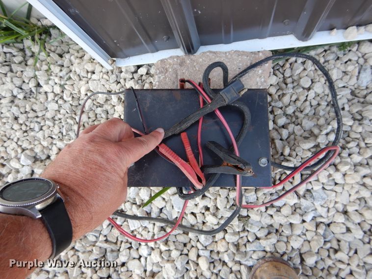 image for item DI8316 1982 Hesston 5580  round baler