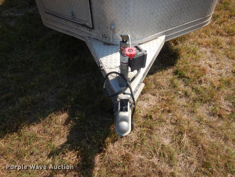 image for item DJ2042 2018 Featherlite 8107-6716-STD livestock trailer