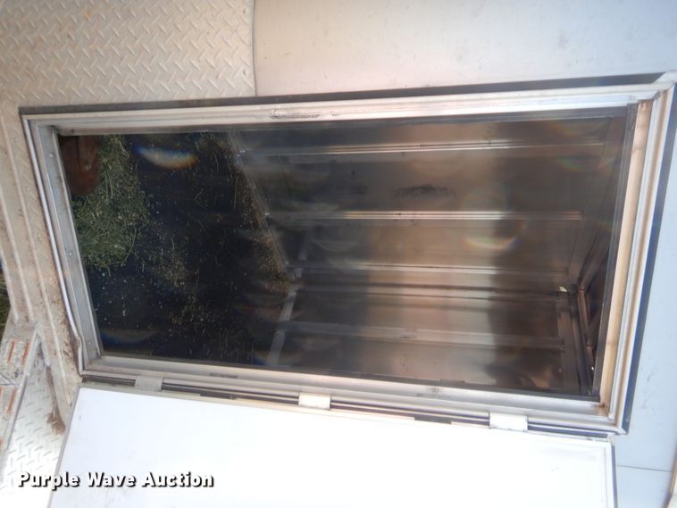 image for item DJ2042 2018 Featherlite 8107-6716-STD livestock trailer