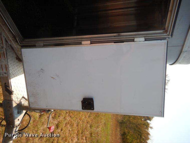 image for item DJ2042 2018 Featherlite 8107-6716-STD livestock trailer