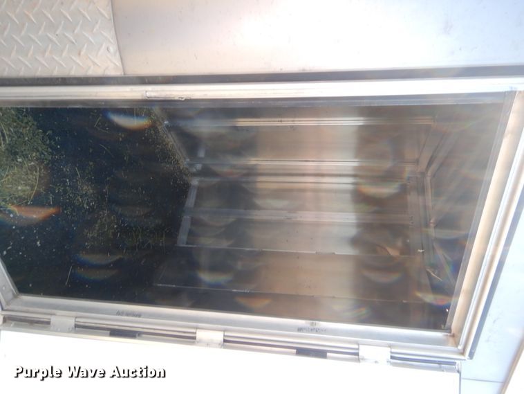 image for item DJ2042 2018 Featherlite 8107-6716-STD livestock trailer