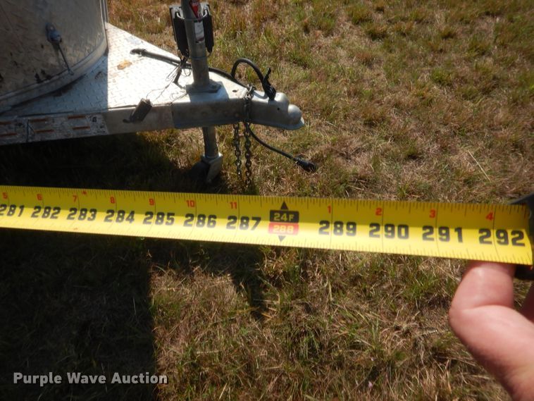 image for item DJ2042 2018 Featherlite 8107-6716-STD livestock trailer