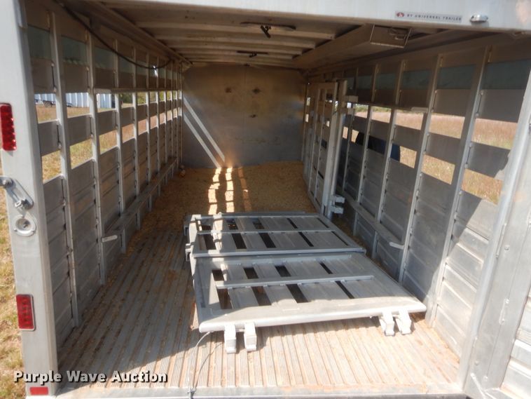 image for item DJ2042 2018 Featherlite 8107-6716-STD livestock trailer