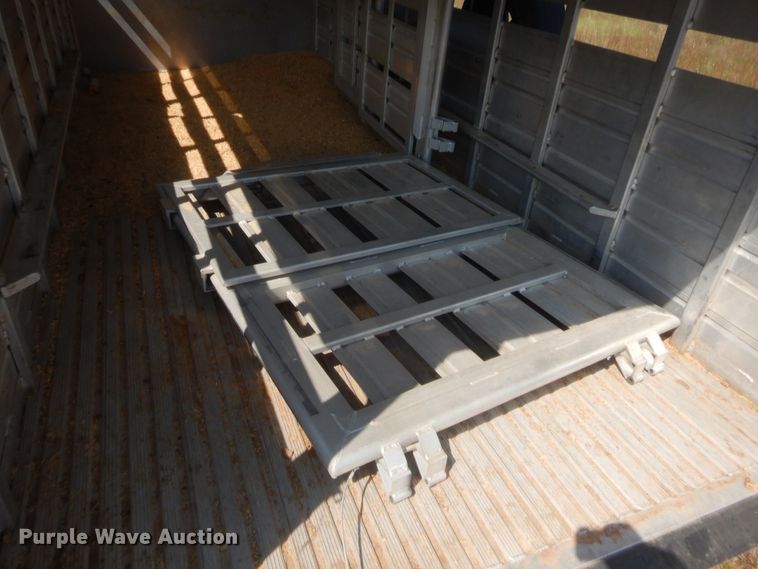 image for item DJ2042 2018 Featherlite 8107-6716-STD livestock trailer