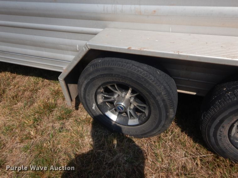 image for item DJ2042 2018 Featherlite 8107-6716-STD livestock trailer