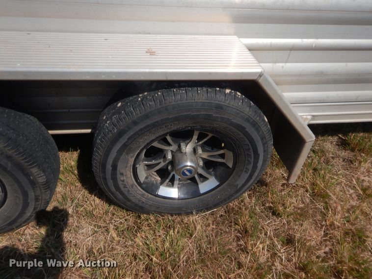 image for item DJ2042 2018 Featherlite 8107-6716-STD livestock trailer