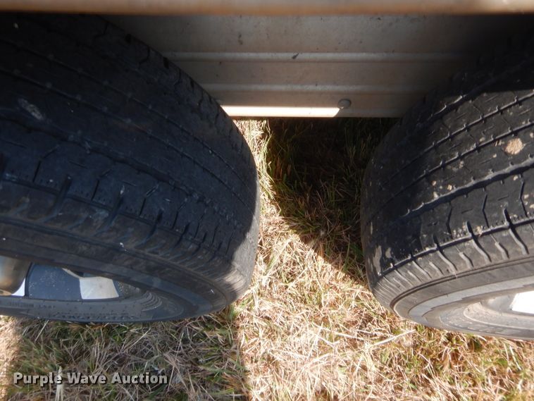 image for item DJ2042 2018 Featherlite 8107-6716-STD livestock trailer