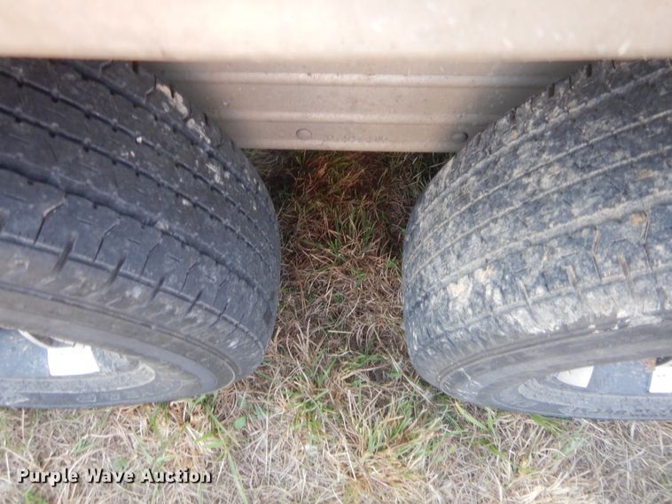 image for item DJ2042 2018 Featherlite 8107-6716-STD livestock trailer