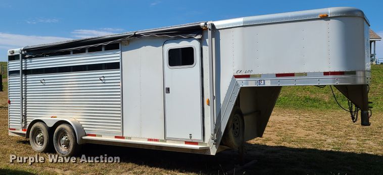 image for item DY9959 2003 Exiss GNC-720-T horse trailer