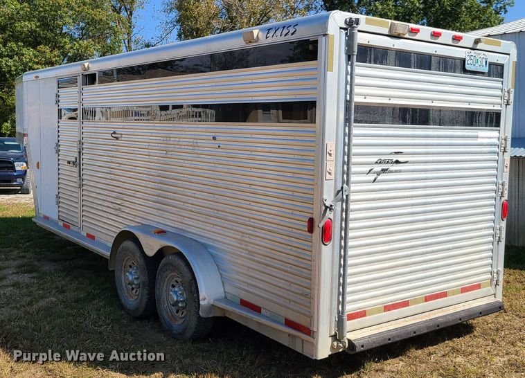 image for item DY9959 2003 Exiss GNC-720-T horse trailer