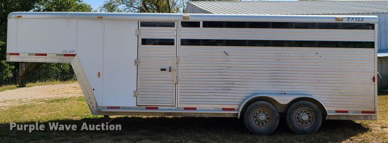 image for item DY9959 2003 Exiss GNC-720-T horse trailer