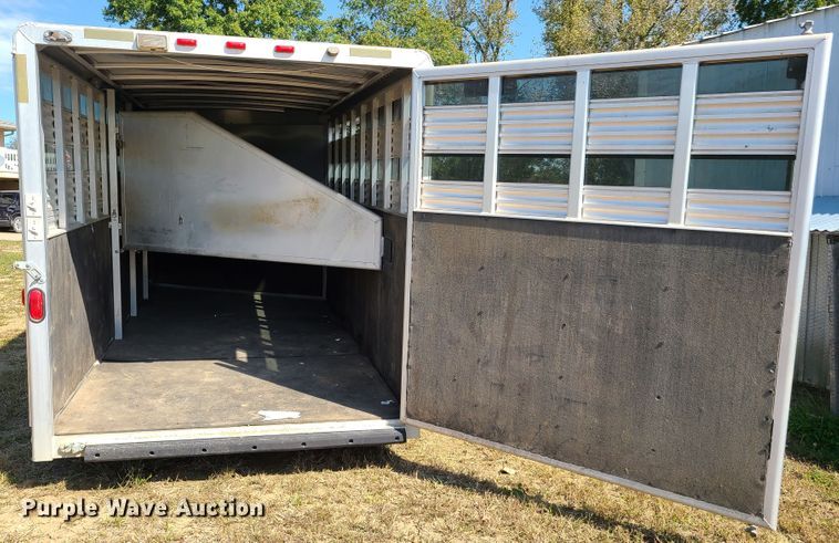 image for item DY9959 2003 Exiss GNC-720-T horse trailer