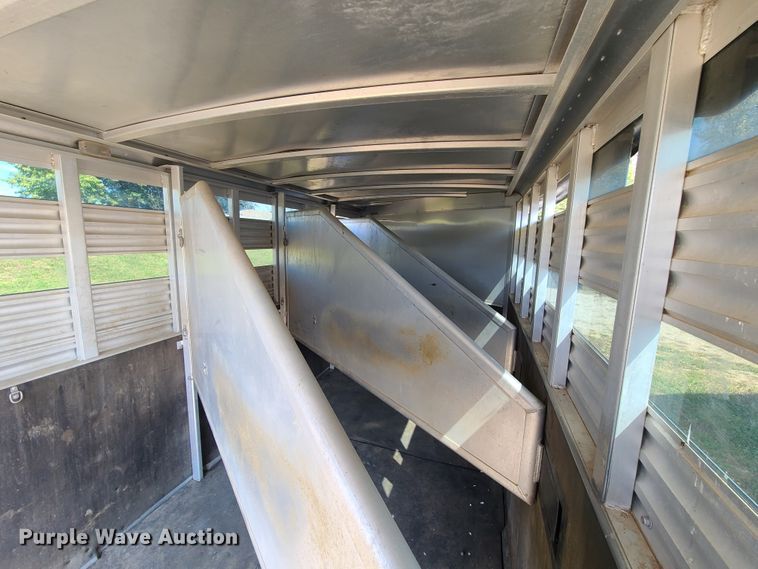 image for item DY9959 2003 Exiss GNC-720-T horse trailer