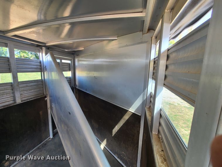 image for item DY9959 2003 Exiss GNC-720-T horse trailer