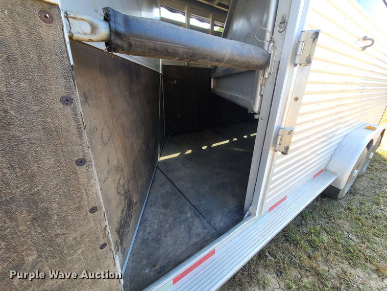 image for item DY9959 2003 Exiss GNC-720-T horse trailer