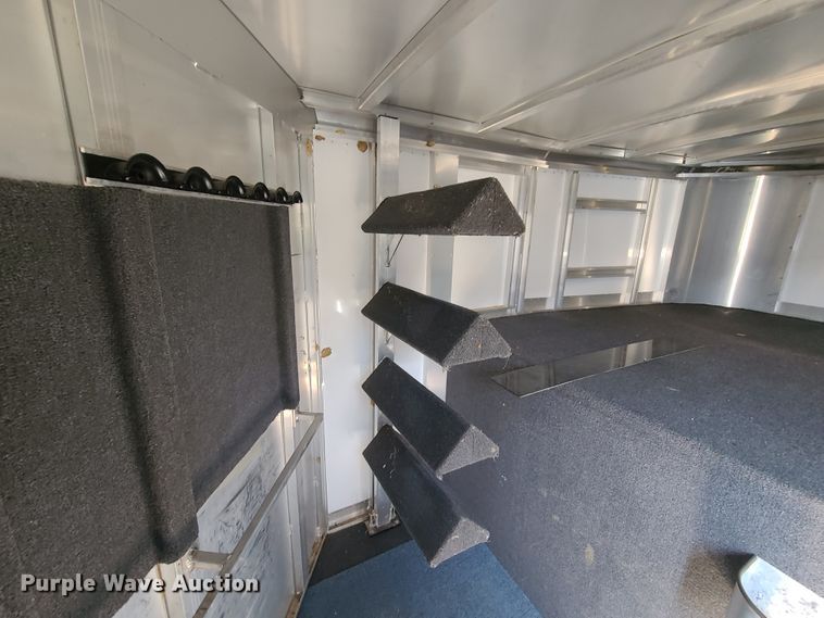 image for item DY9959 2003 Exiss GNC-720-T horse trailer