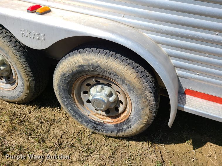 image for item DY9959 2003 Exiss GNC-720-T horse trailer