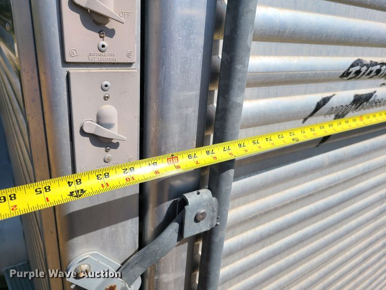 image for item DY9959 2003 Exiss GNC-720-T horse trailer