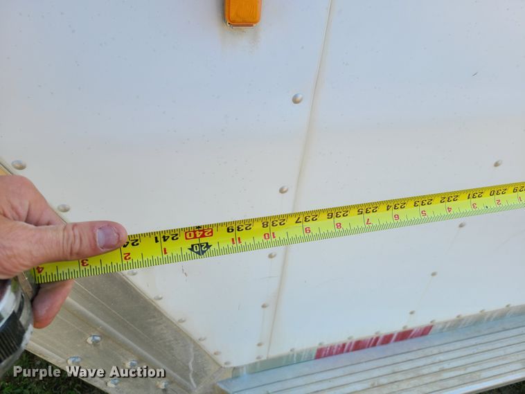 image for item DY9959 2003 Exiss GNC-720-T horse trailer