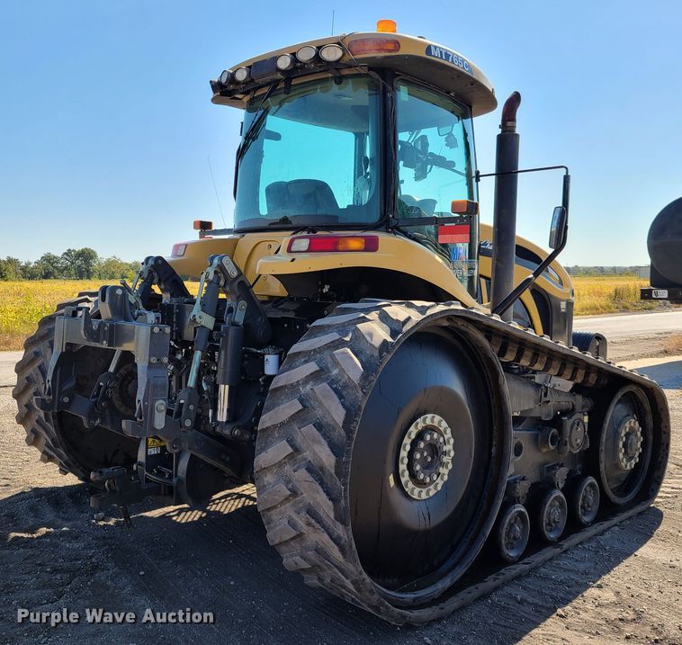 image for item DY9961 2010 Challenger MT765C  tractor