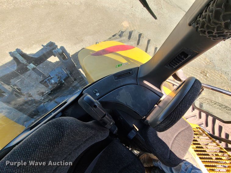 image for item DY9961 2010 Challenger MT765C  tractor