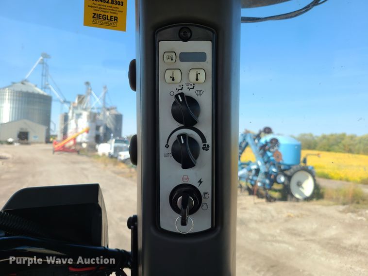 image for item DY9961 2010 Challenger MT765C  tractor