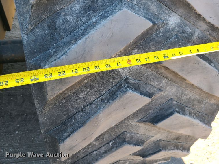 image for item DY9961 2010 Challenger MT765C  tractor