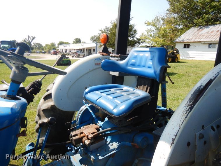 image for item FR9107 Ford 3910  tractor