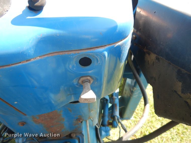 image for item FR9107 Ford 3910  tractor