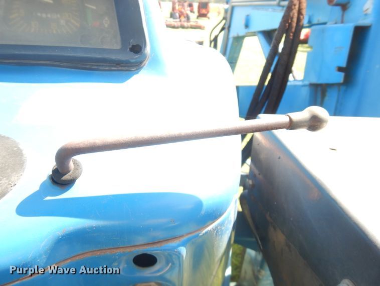 image for item FR9107 Ford 3910  tractor