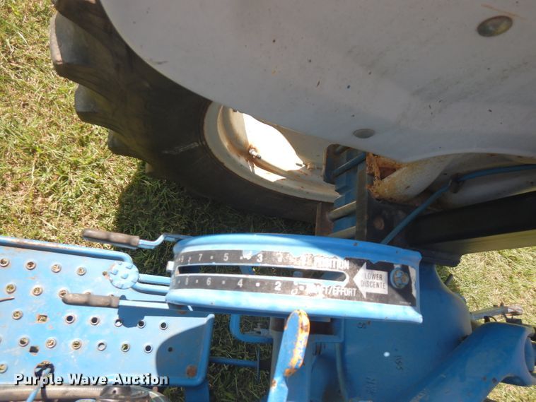 image for item FR9107 Ford 3910  tractor