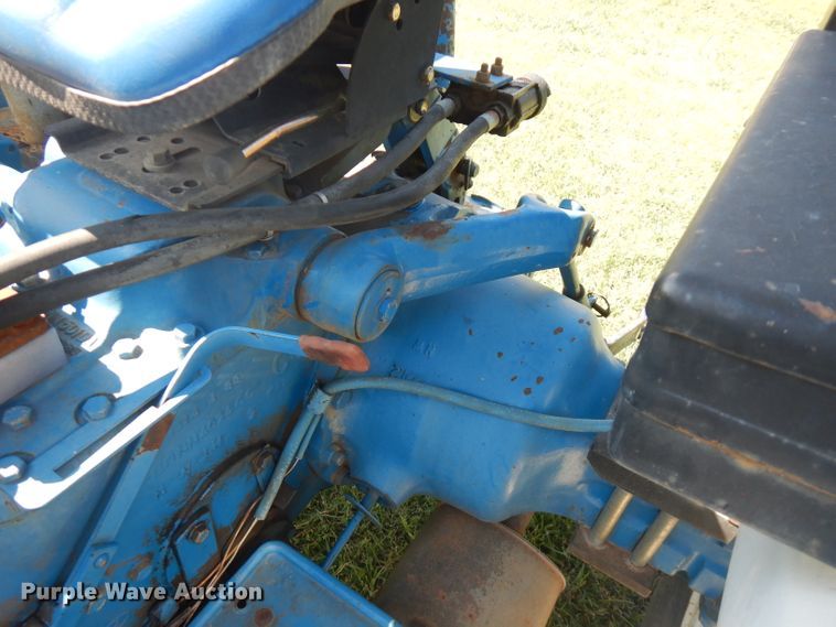 image for item FR9107 Ford 3910  tractor