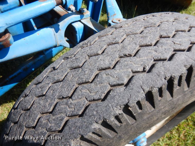 image for item FR9107 Ford 3910  tractor