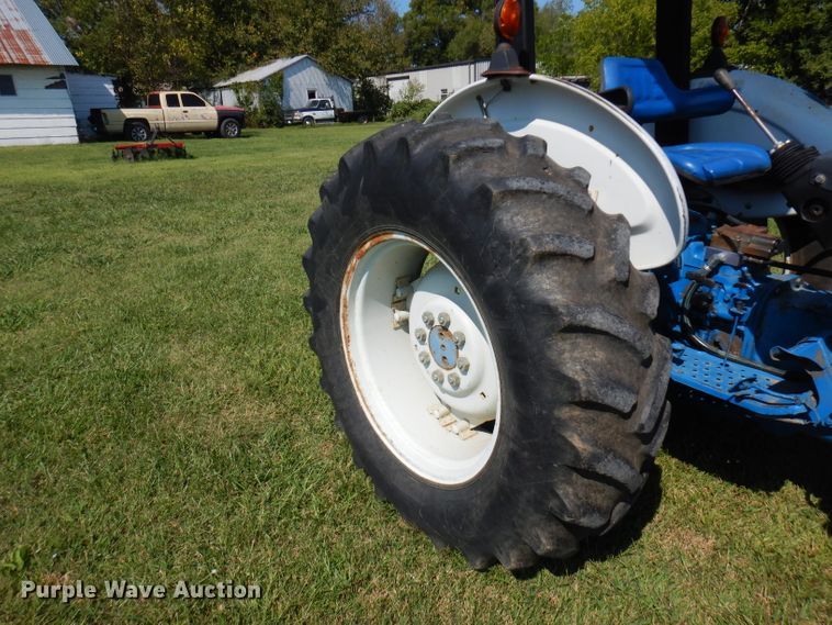 image for item FR9107 Ford 3910  tractor