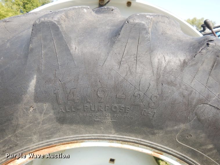 image for item FR9107 Ford 3910  tractor