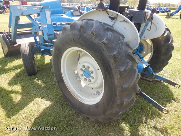 image for item FR9107 Ford 3910  tractor