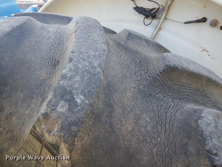 image for item FR9107 Ford 3910  tractor