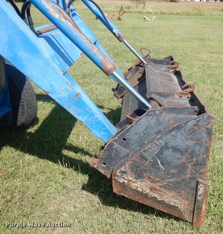 image for item FR9107 Ford 3910  tractor