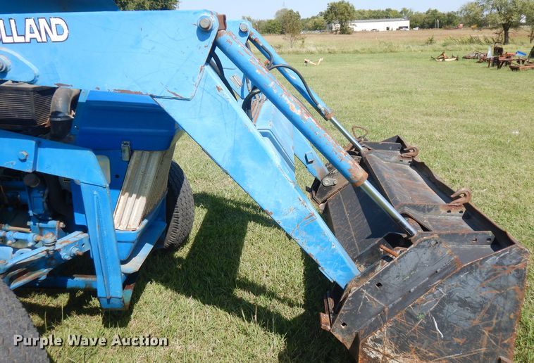 image for item FR9107 Ford 3910  tractor