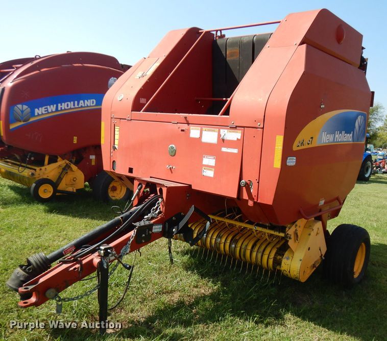 image for item FR9108 New Holland BR7070  round baler