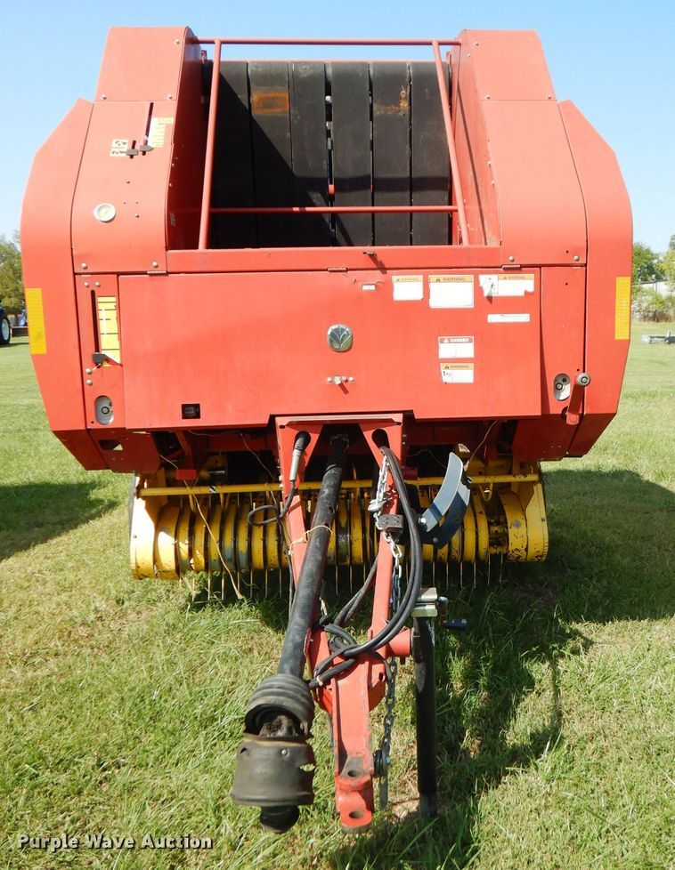 image for item FR9108 New Holland BR7070  round baler