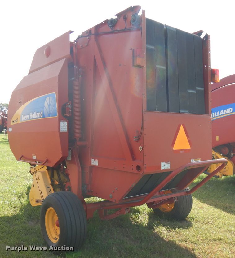 image for item FR9108 New Holland BR7070  round baler